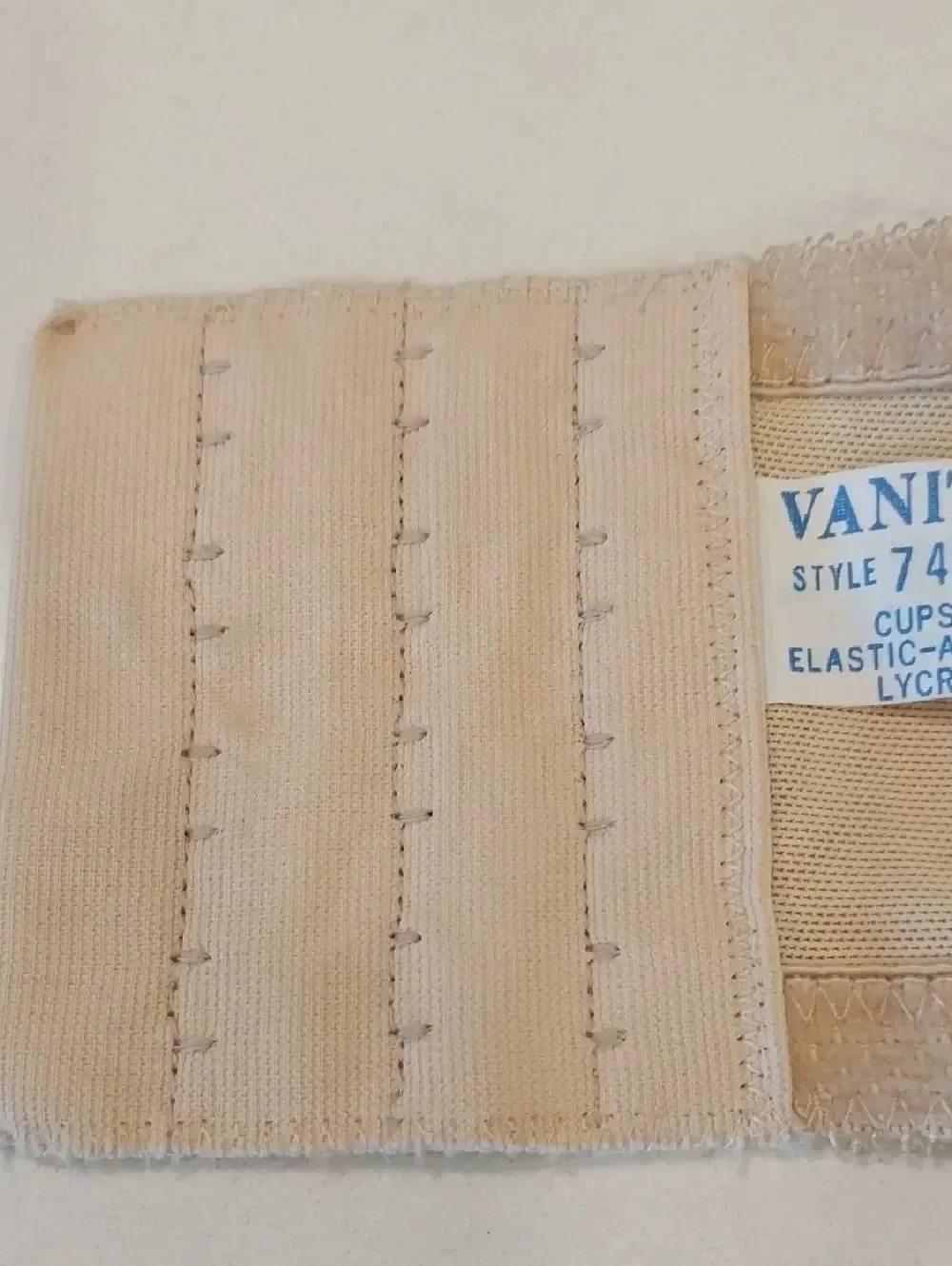 Vanity Fair Strapless Bra...Size 36D...New